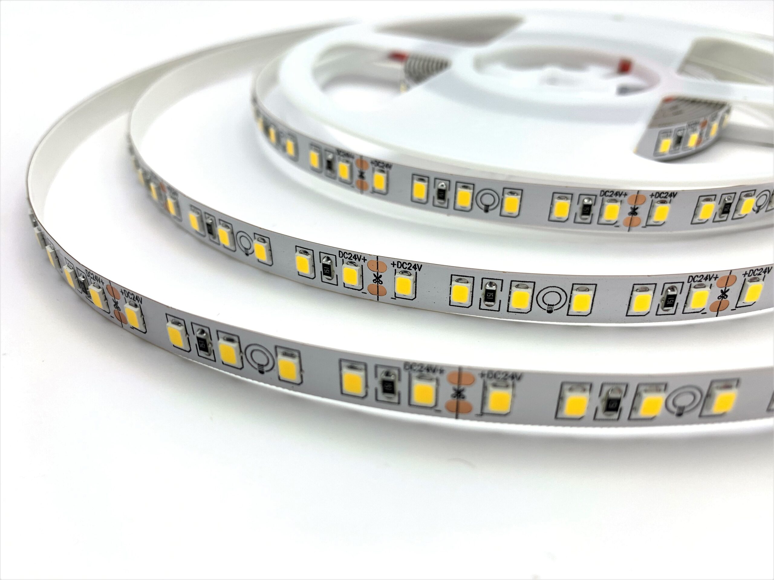 Biom SMD2835 120LED/м 13,5W/m 24V IP20, Світлодіодна стрічка, Biom, SMD2835, 120LED/м, 13,5W/m, 24V, IP20, LED стрічка 24V, підсвітка меблів, підсвітка інтер’єру, підсвітка ніш, підсвітка вітрин, купити світлодіодну стрічку, декоративне освітлення, гнучка стрічка.