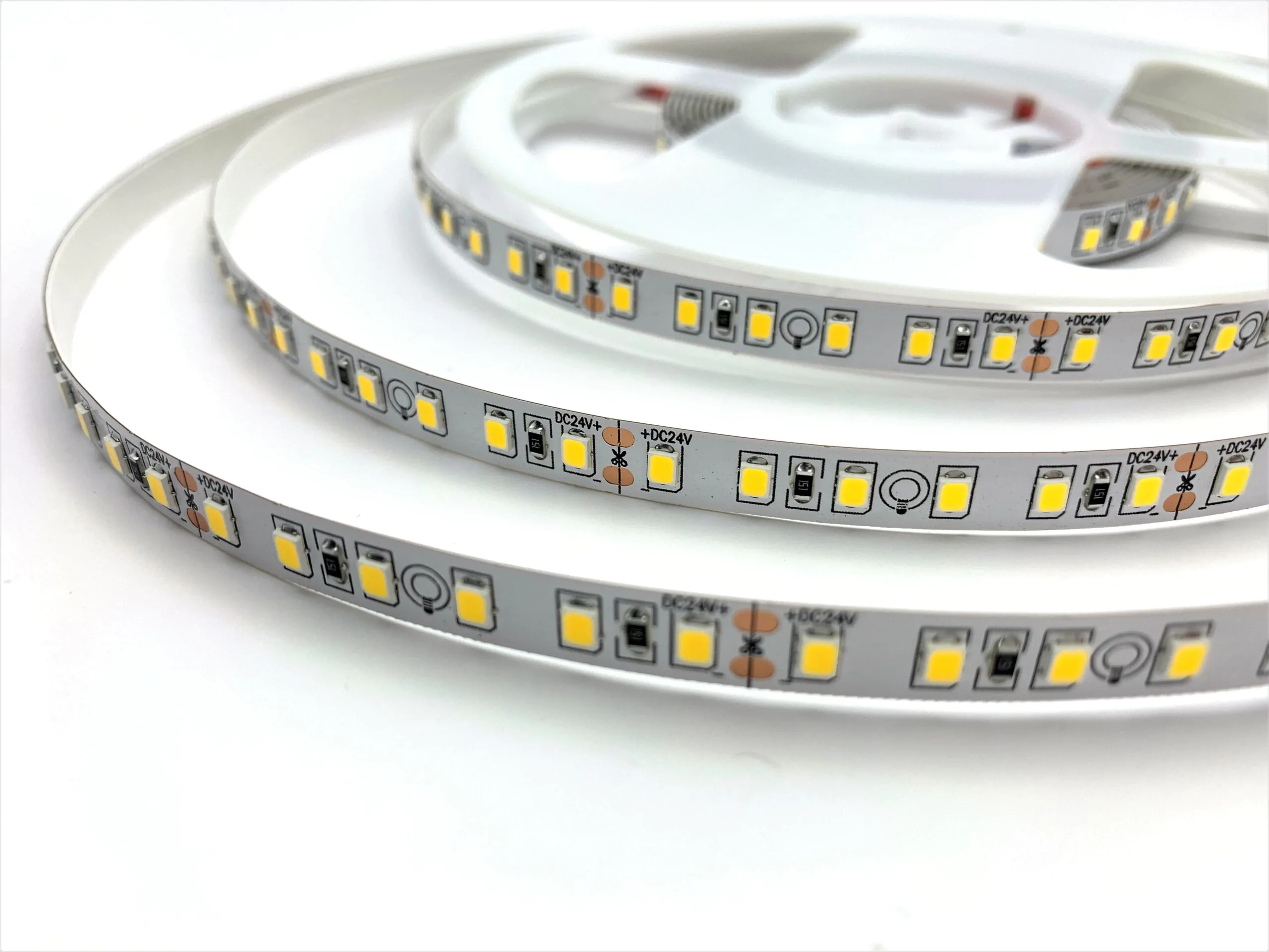 Biom SMD2835 120LED/м 13,5W/m 24V IP20, Світлодіодна стрічка, Biom, SMD2835, 120LED/м, 13,5W/m, 24V, IP20, LED стрічка 24V, підсвітка меблів, підсвітка інтер’єру, підсвітка ніш, підсвітка вітрин, купити світлодіодну стрічку, декоративне освітлення, гнучка стрічка.