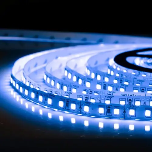 Biom SMD2835 120LED/м 9,6W/m 12V IP20 синій (blue) Світлодіодна стрічка, Biom, SMD2835, 120LED/м, 9,6W/m, 12V, IP20, синя стрічка, LED стрічка 12V, синій світлодіод, декоративне підсвічування, підсвітка меблів, підсвітка вітрин, торгове освітлення, купити світлодіодну стрічку.