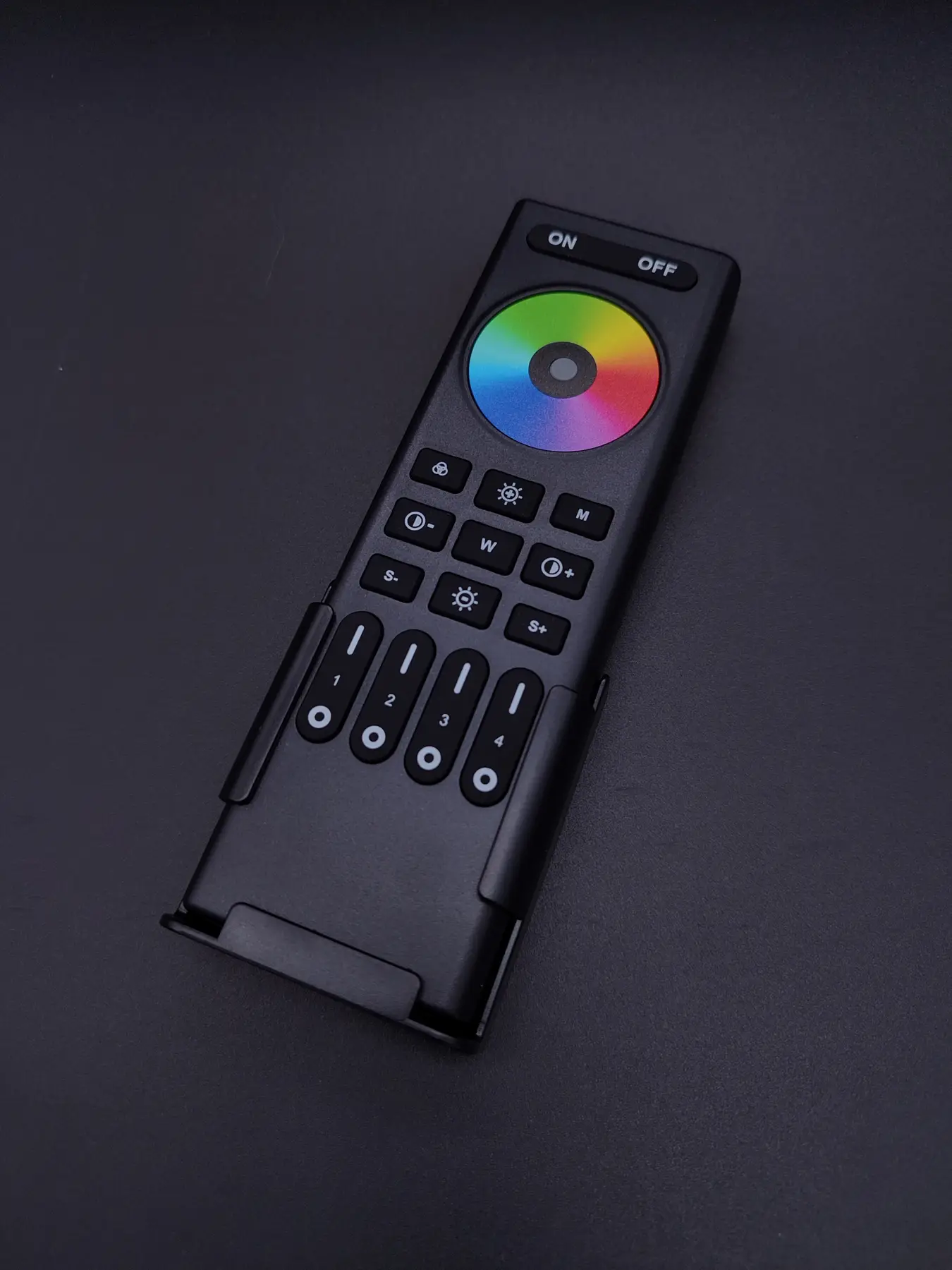 Пульт керування Mi-Light 4-зонний до контролера Dim+RGB+CCT RF-sensor 15 кнопок чорний_4 пульт керування, Mi-Light, 4-зонний, Dim, RGB, CCT, RF-сенсор, світлодіодні стрічки, LED стрічки, регулювання кольору, регулювання яскравості, регулювання температури світла, дистанційне керування, чорний пульт, купити пульт
