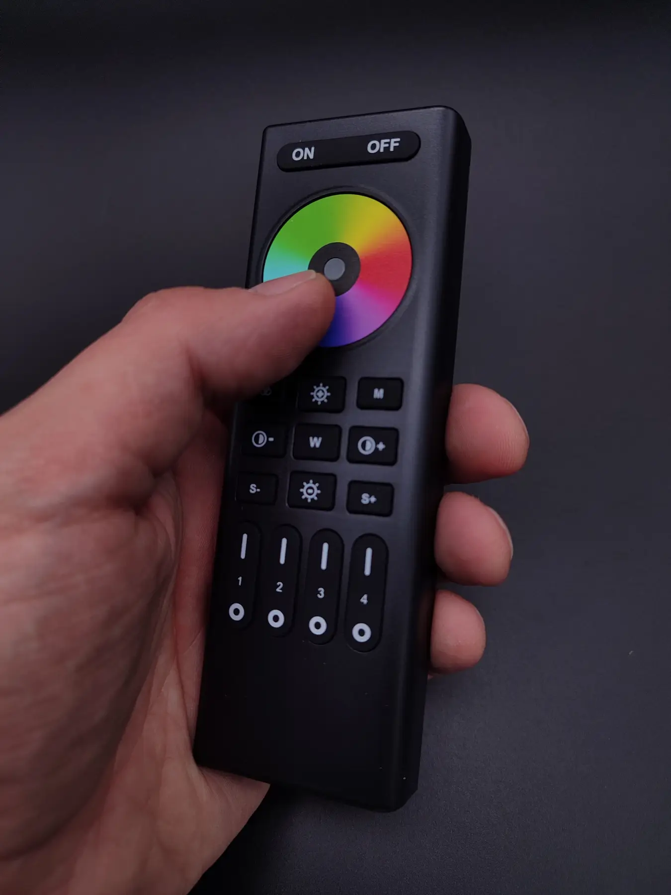 Пульт керування Mi-Light 4-зонний до контролера Dim+RGB+CCT RF-sensor 15 кнопок чорний_4 пульт керування, Mi-Light, 4-зонний, Dim, RGB, CCT, RF-сенсор, світлодіодні стрічки, LED стрічки, регулювання кольору, регулювання яскравості, регулювання температури світла, дистанційне керування, чорний пульт, купити пульт