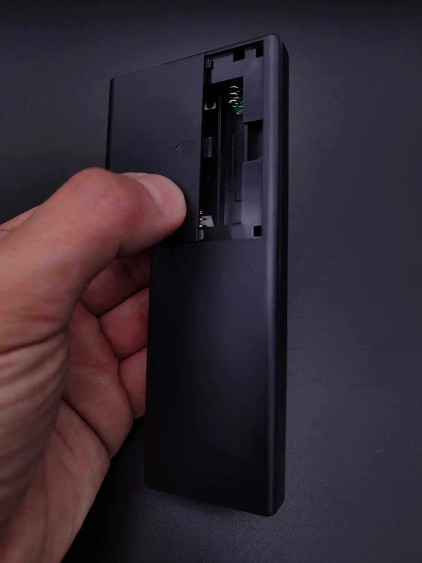 Пульт керування Mi-Light 4-зонний до контролера Dim+RGB+CCT RF-sensor 15 кнопок чорний_4 пульт керування, Mi-Light, 4-зонний, Dim, RGB, CCT, RF-сенсор, світлодіодні стрічки, LED стрічки, регулювання кольору, регулювання яскравості, регулювання температури світла, дистанційне керування, чорний пульт, купити пульт