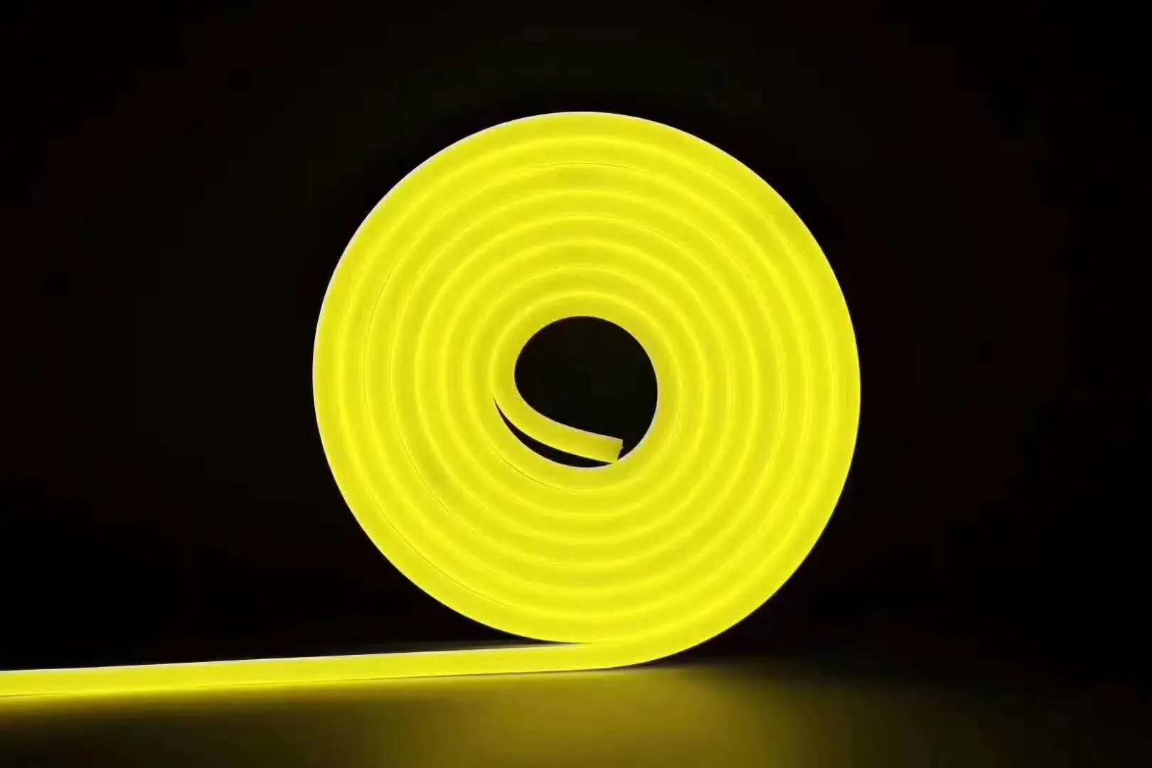 Світлодіодний неон PROLUM SM 6x12mm 10W 12V IP67 жовтий (yellow) світлодіодний неон, PROLUM SM, 6x12mm, 10W, 12V, IP67, жовтий, yellow, фасад, вітрина, LED неон, декоративне освітлення.