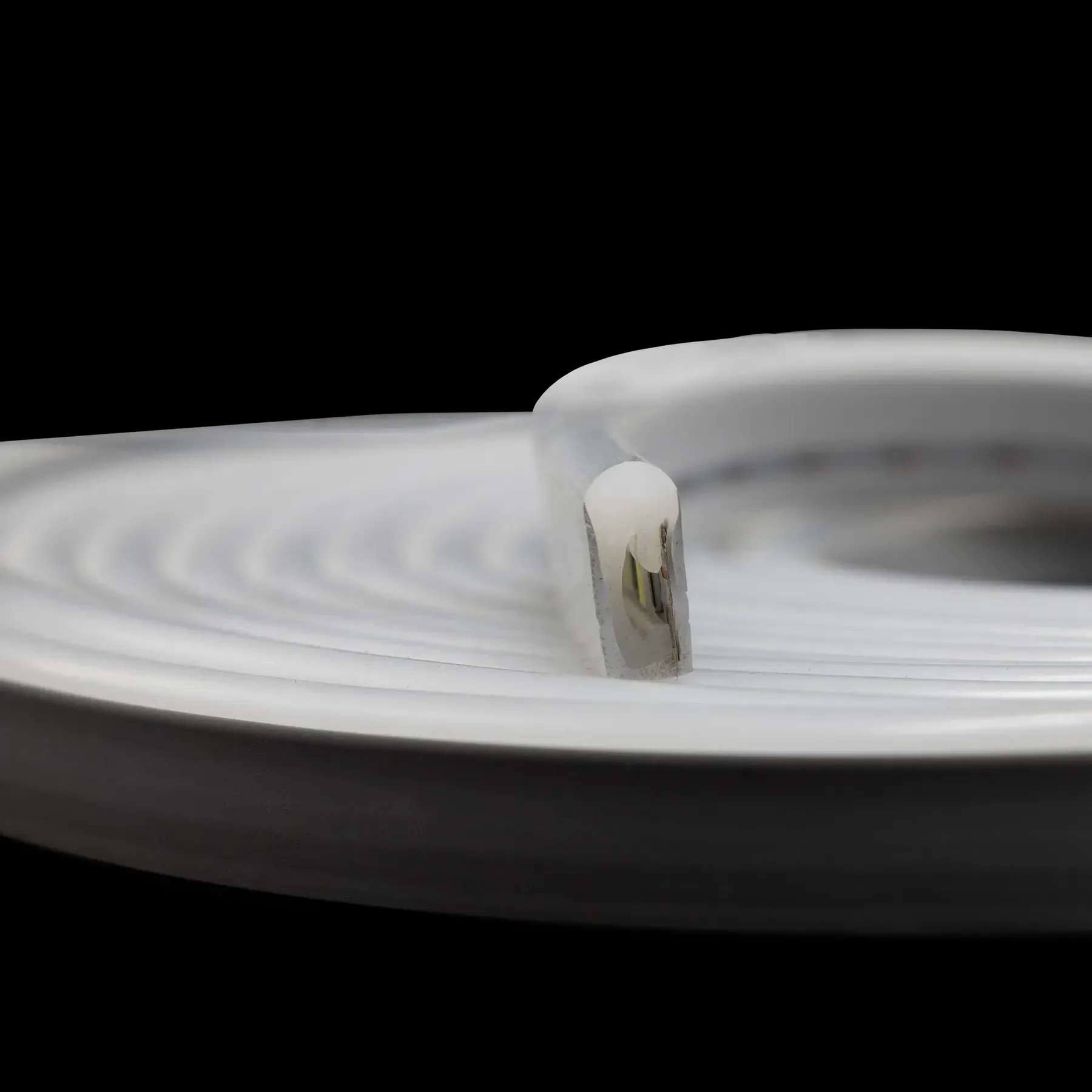 Світлодіодний неон PROLUM SX 6x12mm 6W 5V IP67 холодний білий (5500-6000K) світлодіодний неон, PROLUM SX, 6x12mm, 6W, 5V, IP67, холодний білий, 5500-6000K, декоративне освітлення, підсвітка меблів, гнучкий неон, купити, доставка по Україні