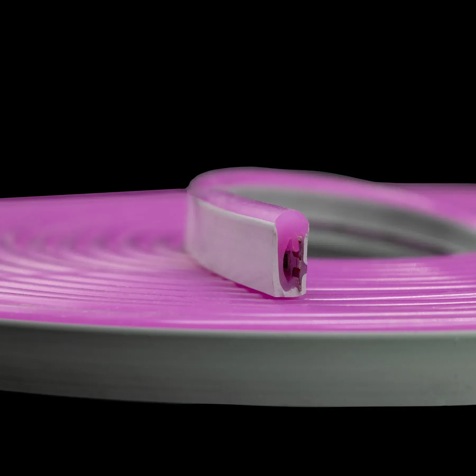 Світлодіодний неон PROLUM GT 6x12mm 12W 12V IP67 фіолетовий (purple) світлодіодний неон, PROLUM GT, 6x12mm, 12W, 12V, IP67, фіолетовий, purple, контурна підсвітка, гнучкий неон, декоративне освітлення, купити, доставка по Україні